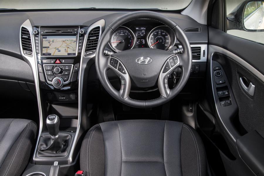  Hyundai i30 5-Door 2015 года  (UK) (фото 18 из 20)